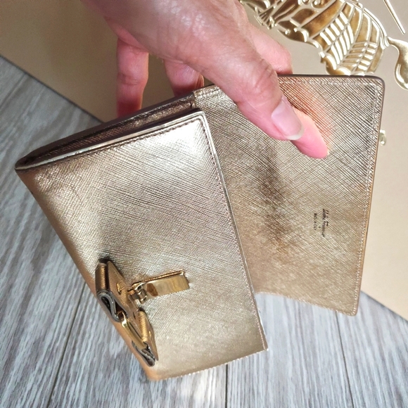 Ferregamo Bundle - Picture 16 of 16